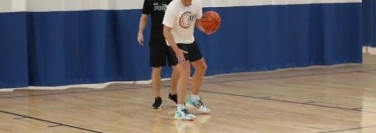 Train with Phenom Hoops: Jump Stop vs Stride Stop