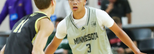 2026 6’1 Cedric Tomes (D1 Minnesota) showcasing to be a playmaker on the court